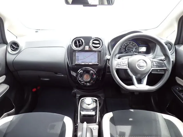 ノート（ニッサン）の車両写真