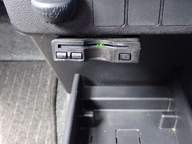 ミラ　イース（ダイハツ）の車両写真