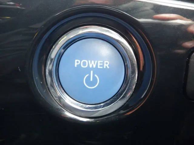 プリウス（トヨタ）の車両写真