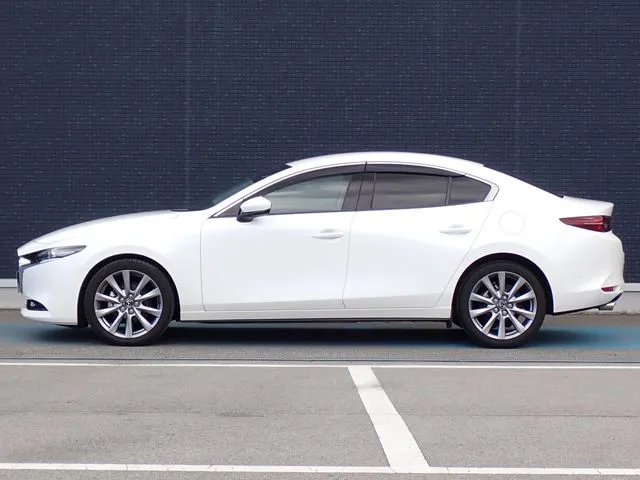 MAZDA3 セダン(マツダ)の車両写真