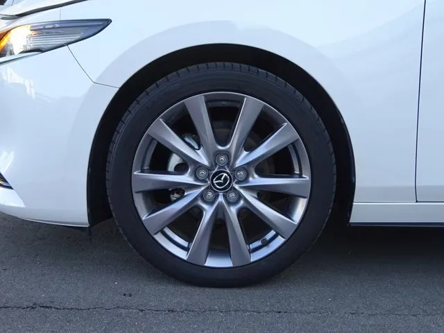 MAZDA3 セダン(マツダ)の車両写真