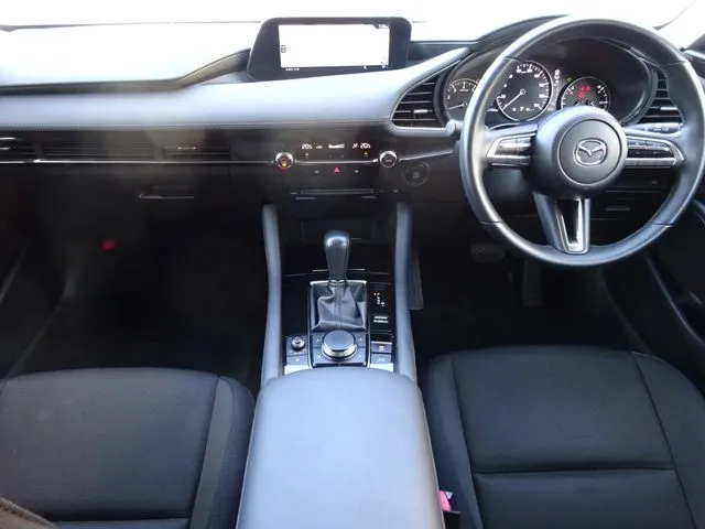 MAZDA3 セダン(マツダ)の車両写真