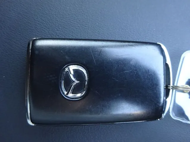 MAZDA3 セダン(マツダ)の車両写真