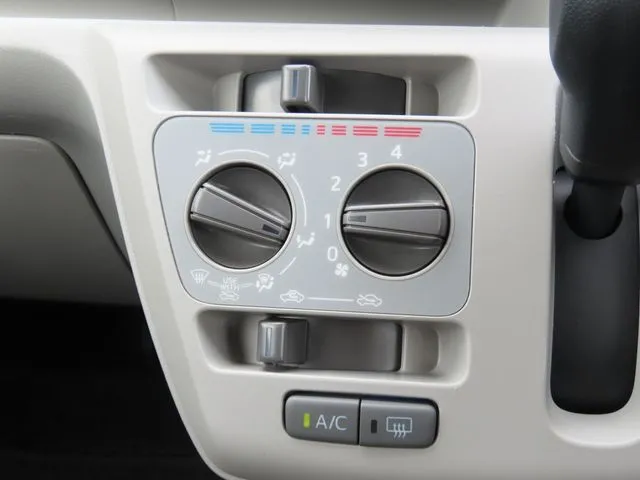 ミラ イース(ダイハツ)の車両写真