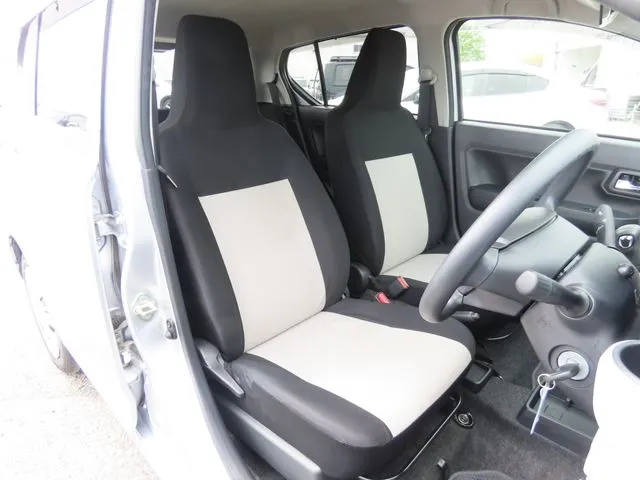 ミラ イース(ダイハツ)の車両写真