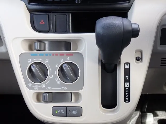ムーヴ（ダイハツ）の車両写真