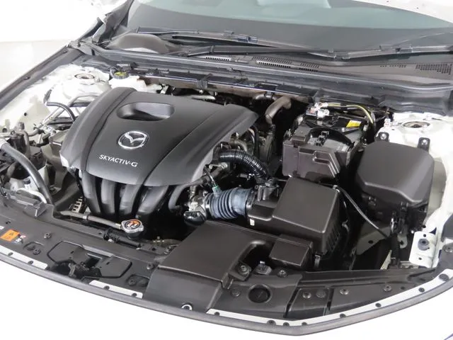 ＭＡＺＤＡ３　セダン（マツダ）の車両写真