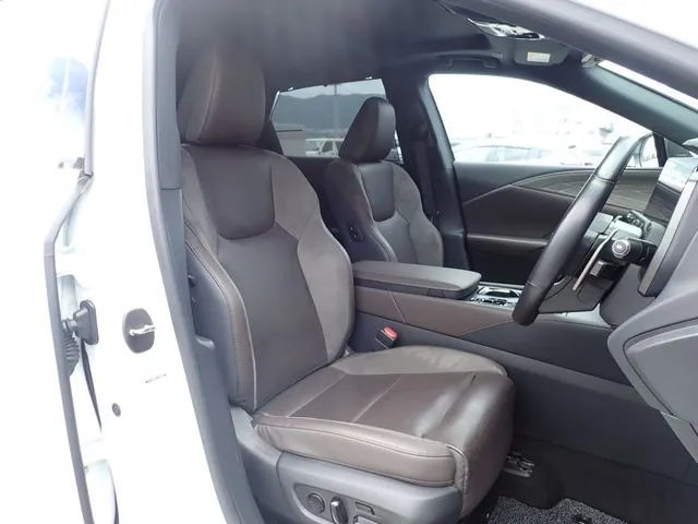 レクサス RX350h(トヨタ)の車両写真