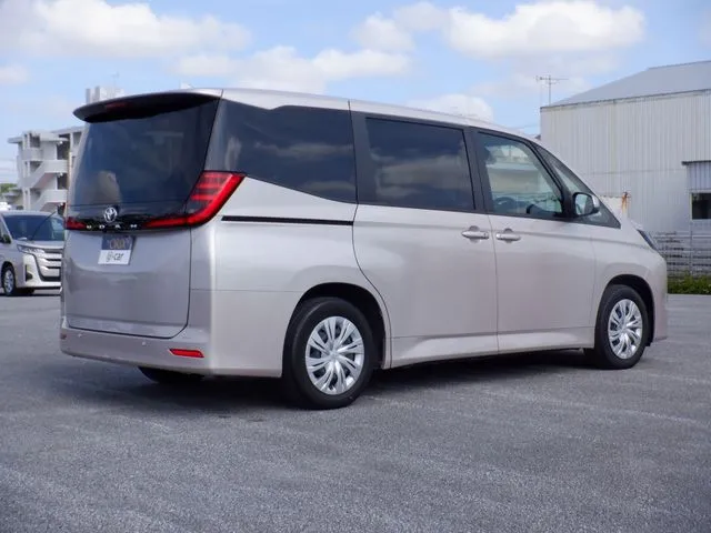 ノア（トヨタ）の車両写真