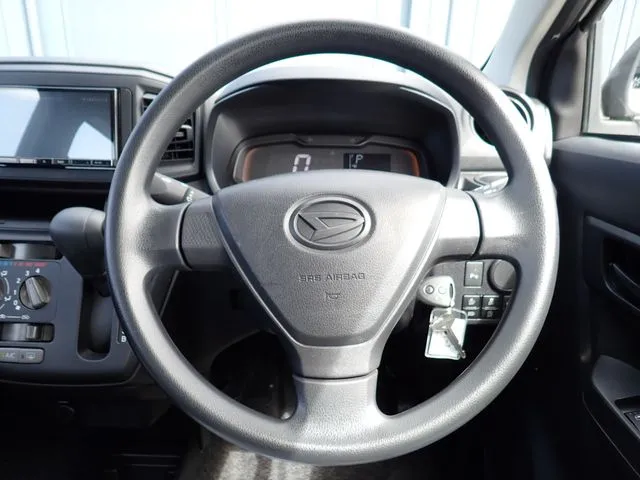 ミラ　イース（ダイハツ）の車両写真