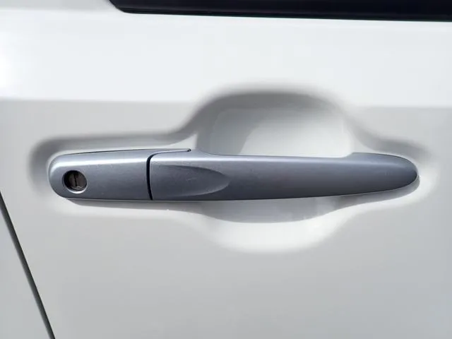 ミラ　イース（ダイハツ）の車両写真