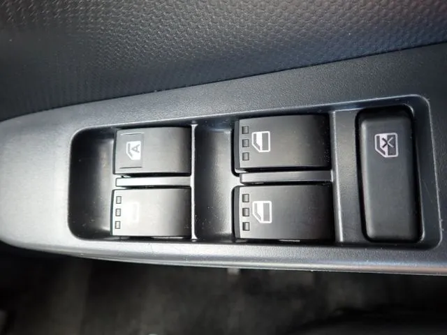 ミラ　イース（ダイハツ）の車両写真