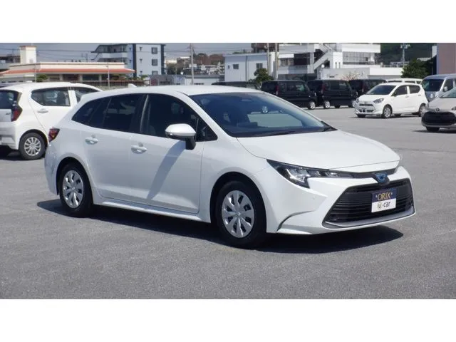 カローラ　ツーリング　ハイブリッド（トヨタ）の車両写真