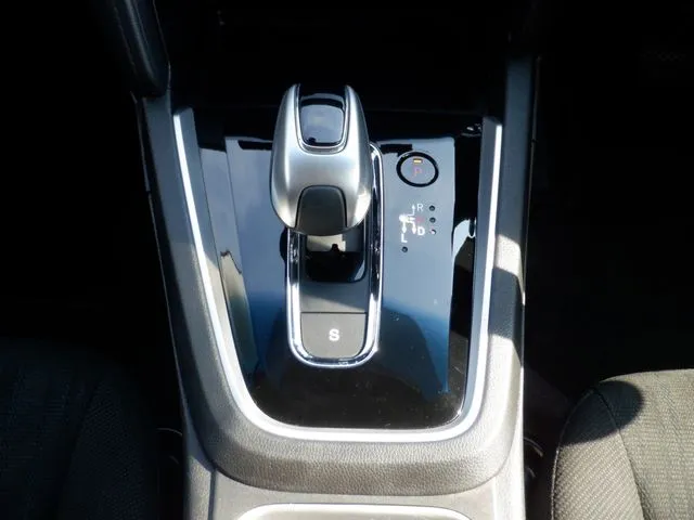 シャトル　ハイブリッド（ホンダ）の車両写真