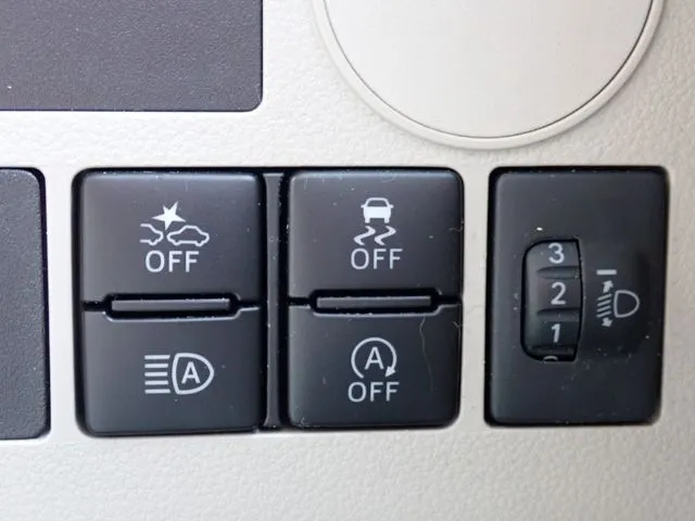 タント（ダイハツ）の車両写真