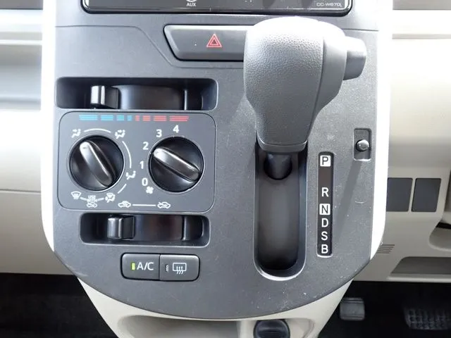 タント（ダイハツ）の車両写真