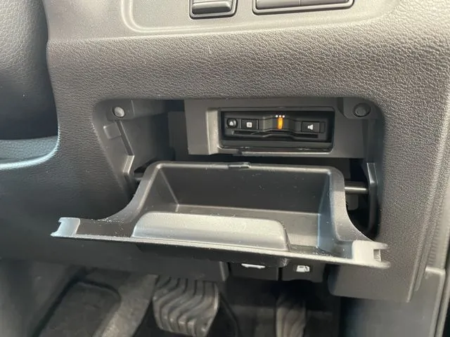 セレナ（ニッサン）の車両写真