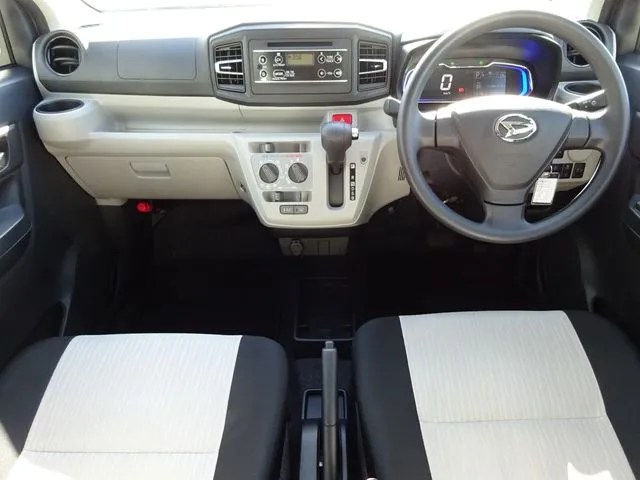 ミラ イース(ダイハツ)の車両写真