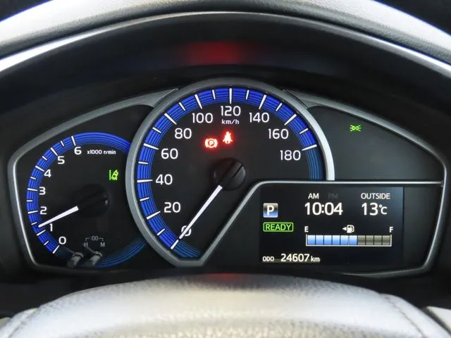カローラフィールダー　ハイブリッド（トヨタ）の車両写真