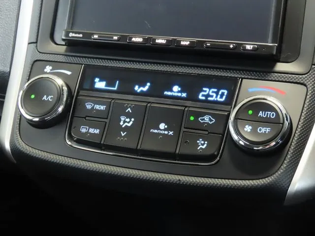 カローラフィールダー　ハイブリッド（トヨタ）の車両写真