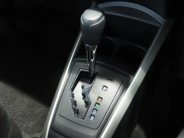 カローラフィールダー　ハイブリッド（トヨタ）の車両写真