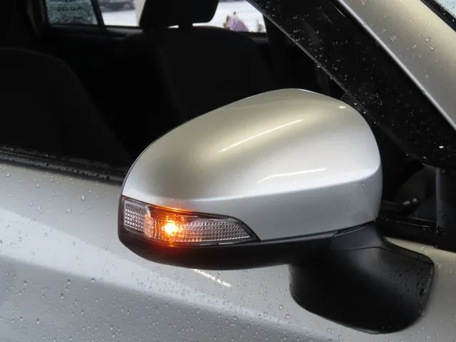 カローラフィールダー　ハイブリッド（トヨタ）の車両写真