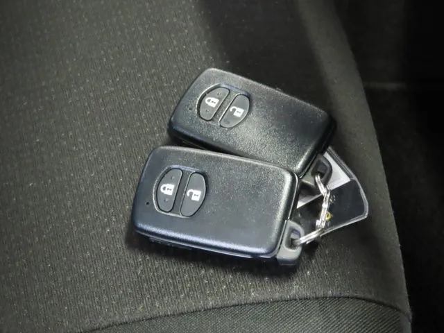 カローラフィールダー　ハイブリッド（トヨタ）の車両写真