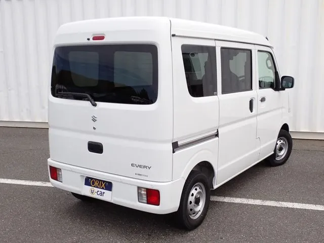 エブリイバン（スズキ）の車両写真