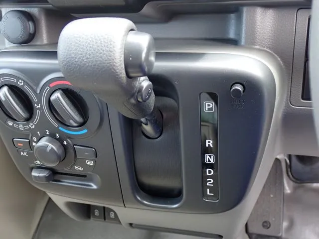 エブリイバン（スズキ）の車両写真