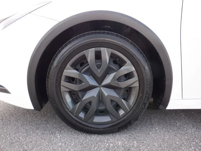 プリウス（トヨタ）の車両写真