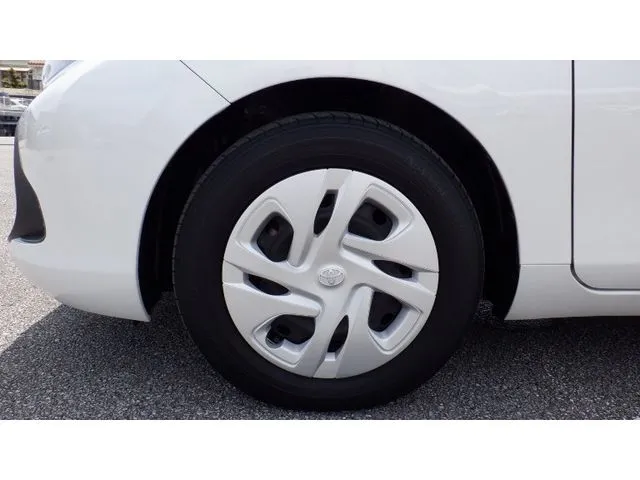アクア（トヨタ）の車両写真