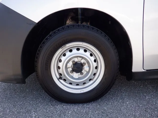 NV150 AD 2WD(ニッサン)の車両写真