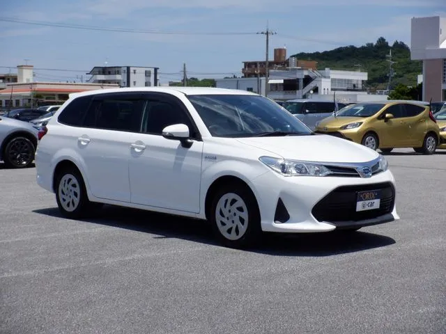 カローラフィールダー　ハイブリッド（トヨタ）の車両写真