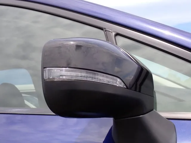 インプレッサスポーツ（スバル）の車両写真