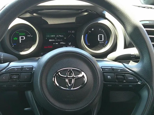 ヤリス　ハイブリッド（トヨタ）の車両写真