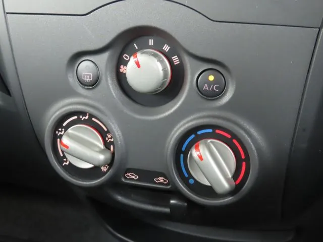 ノート（ニッサン）の車両写真