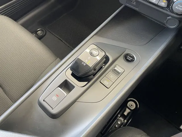 ノート（ニッサン）の車両写真