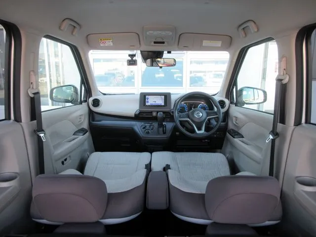 デイズ　４ＷＤ（ニッサン）の車両写真