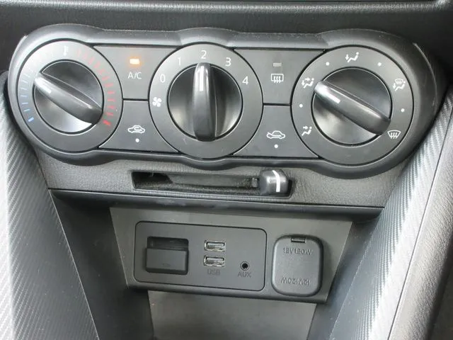MAZDA2(マツダ)の車両写真