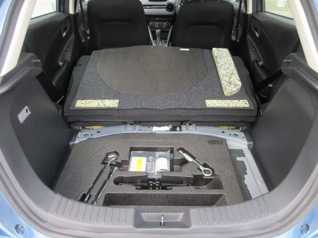 MAZDA2(マツダ)の車両写真