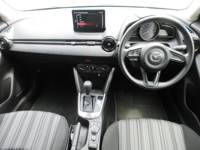 MAZDA2(マツダ)の車両写真