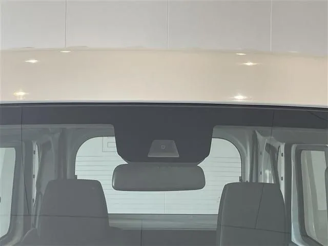 N-VAN(ホンダ)の車両写真