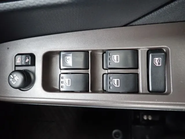 トール（ダイハツ）の車両写真