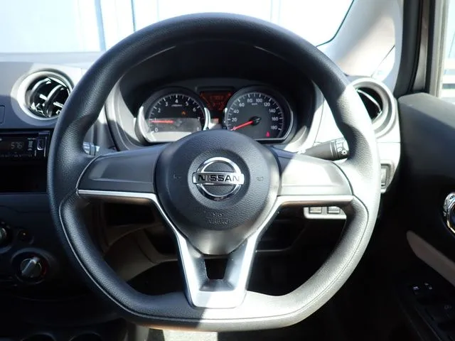 ノート（ニッサン）の車両写真