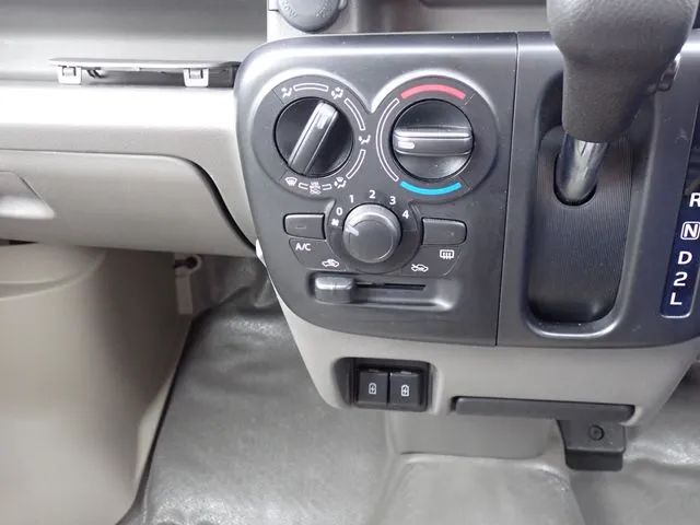 エブリイバン（スズキ）の車両写真