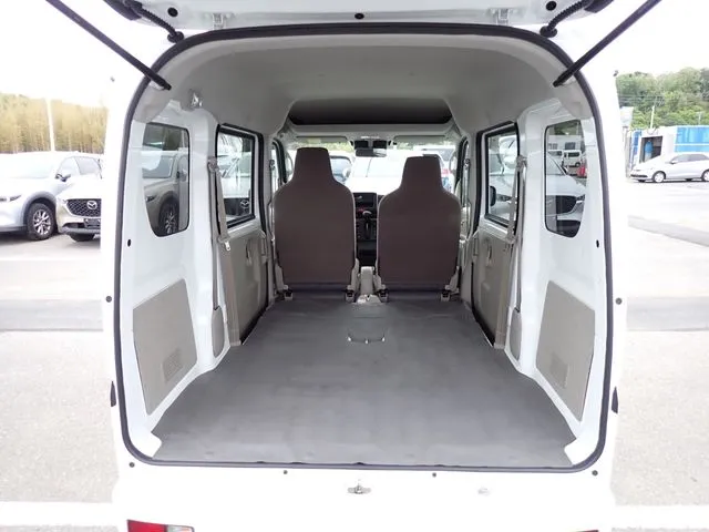 エブリイバン（スズキ）の車両写真