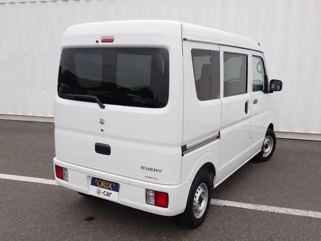 エブリイバン（スズキ）の車両写真