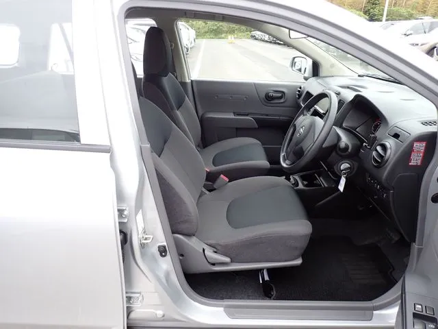 NV150 AD 2WD(ニッサン)の車両写真