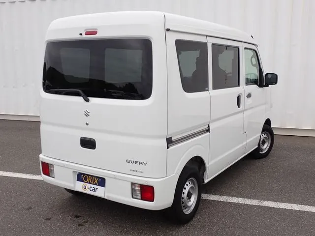 エブリイバン（スズキ）の車両写真