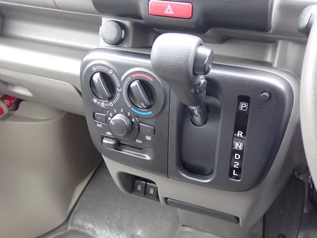 エブリイバン（スズキ）の車両写真